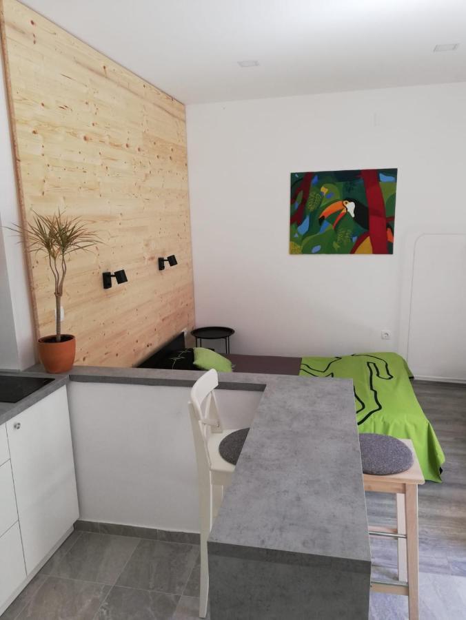 사모볼 Studio Apartman Fleiss 아파트 외부 사진